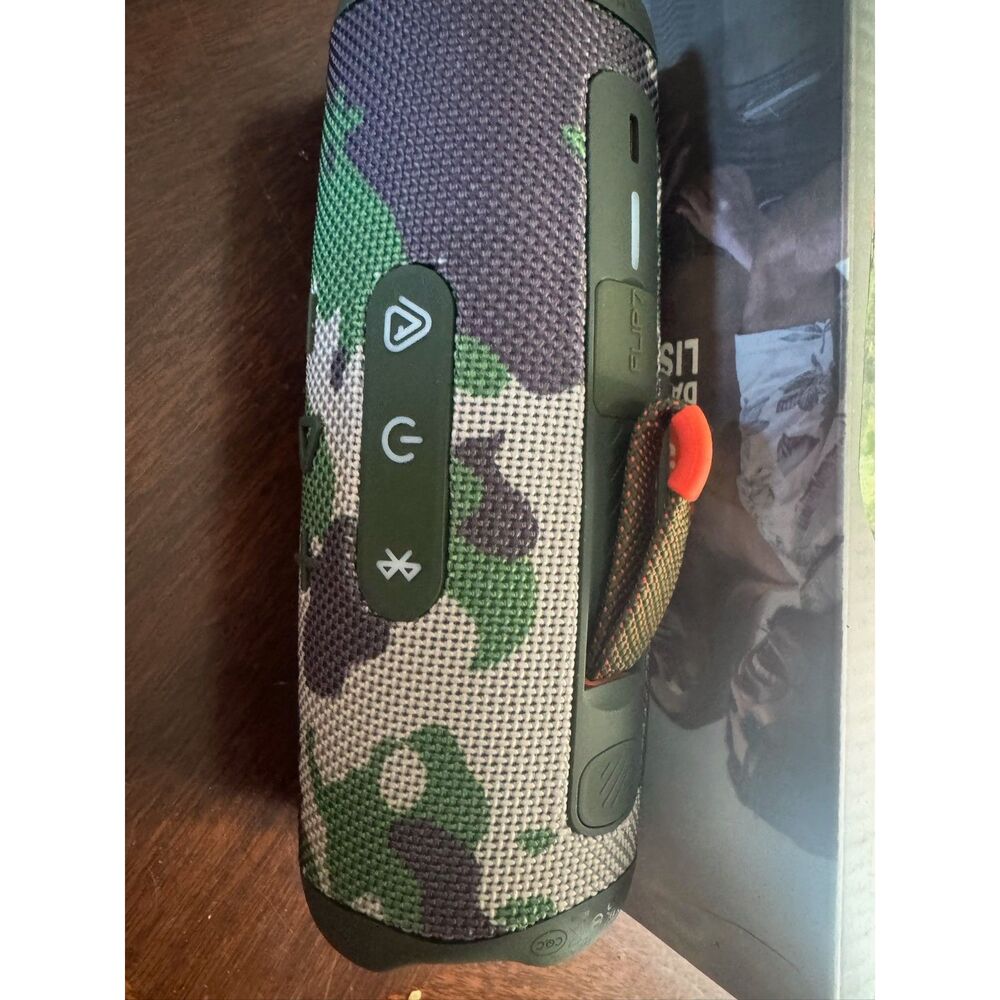 JBL FLIP 7 Portable Bluetooth Speaker Camo Green NEW - Picture 2 of 5